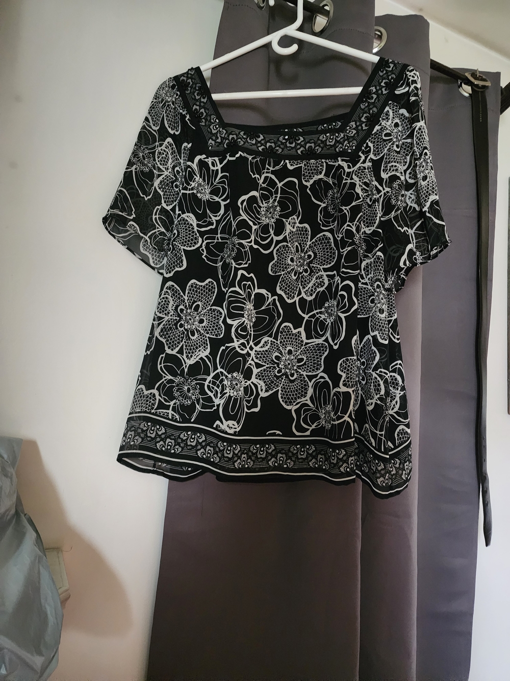 JM Collection Black and White Floral Blouse with Bead Detail